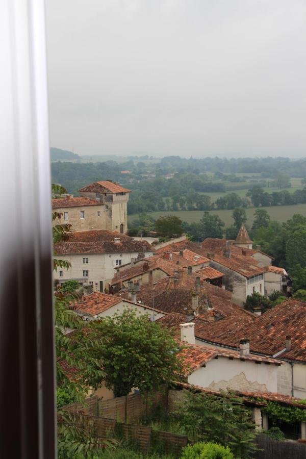 Grange Bleuet Bed and Breakfast Aubeterre-sur-Dronne Exteriör bild