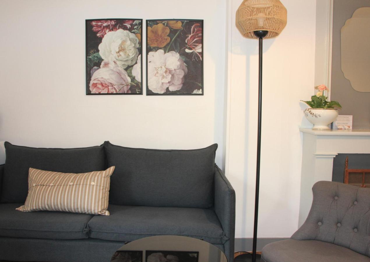 Grange Bleuet Bed and Breakfast Aubeterre-sur-Dronne Exteriör bild